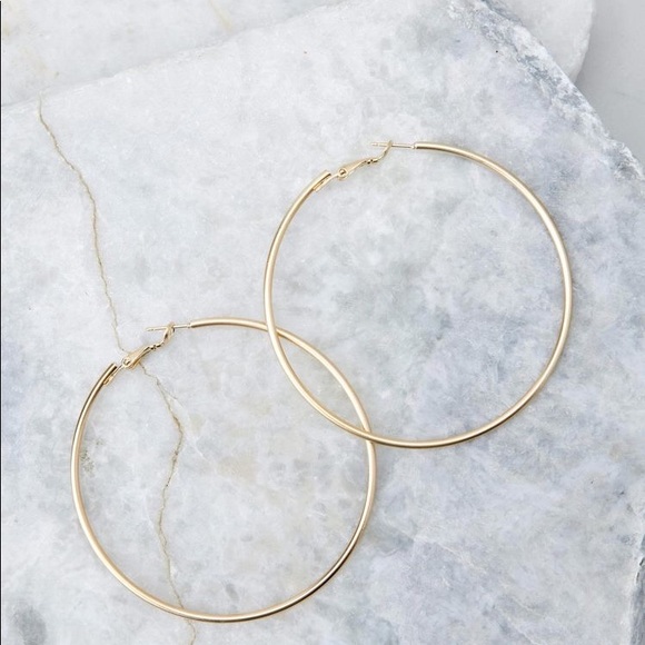 RESTOCKED IN A NEW LISTING IN MY CLOSET - Picture 2 of 2